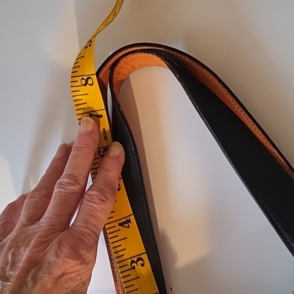 Coach purse in VGC. Black. - Picture 10 of 12